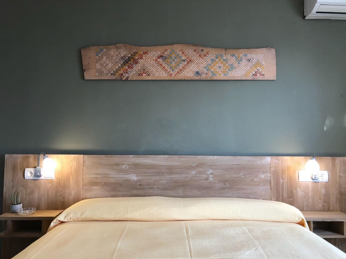 Hostal Santi Es Calo  Bagian luar foto